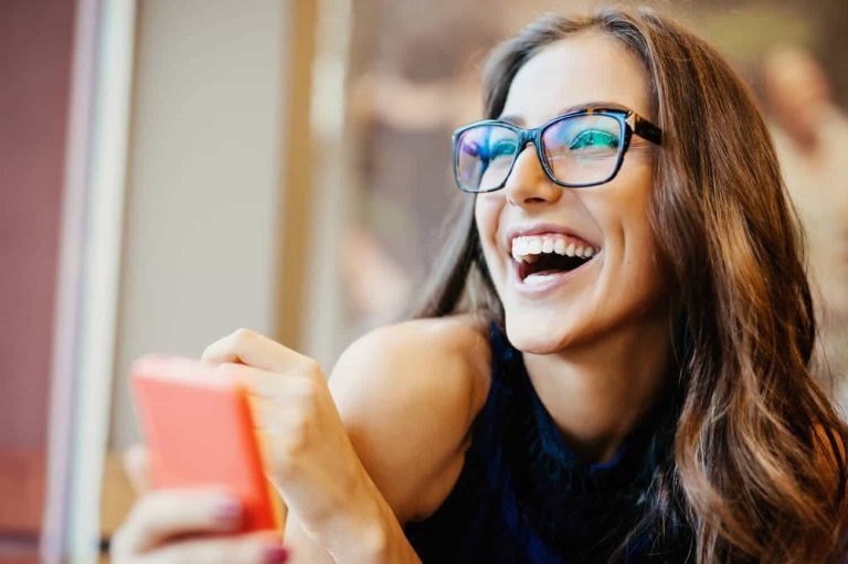 How To Select The Excellent Pair Of Eyeglasses On-line