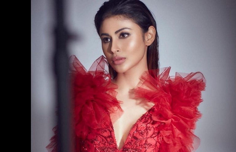 Acquire Fame With Your Trend Sense On-line: Get Impressed by Mouni Roy!