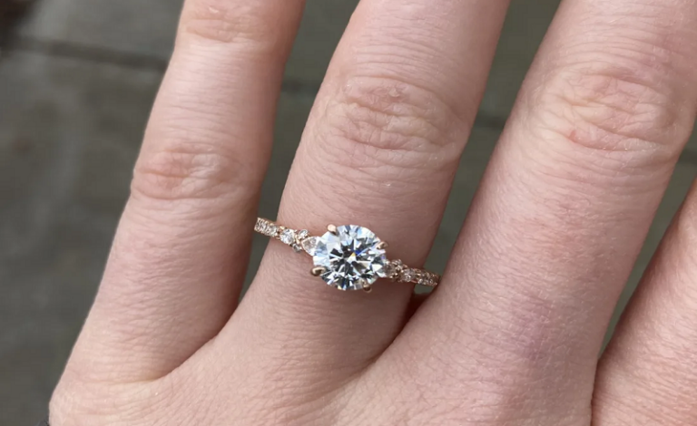 Ducklington’s Diamond District: Navigating Engagement Ring Choices