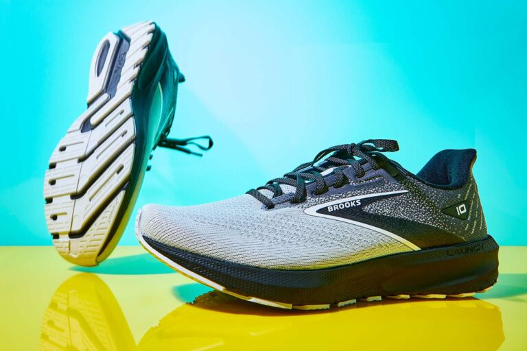 Know How To Select The Finest Sports activities Footwear Below 500 For Your Exercise Wants